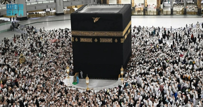 Saudi Arabia starts issuing Umrah visas for new season