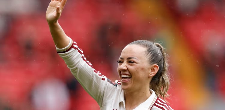 Katie McCabe signs for Chelsea F.C. Women