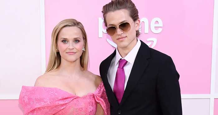 Reese Witherspoon becomes emotional for seeing son on red carpet