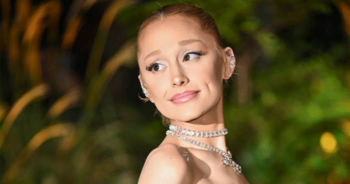 Ariana Grande tears up during her LA concert after Ethan Slater split