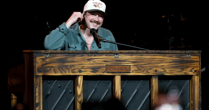 Morgan Wallen flips piano onstage after technical glitch disrupts concert