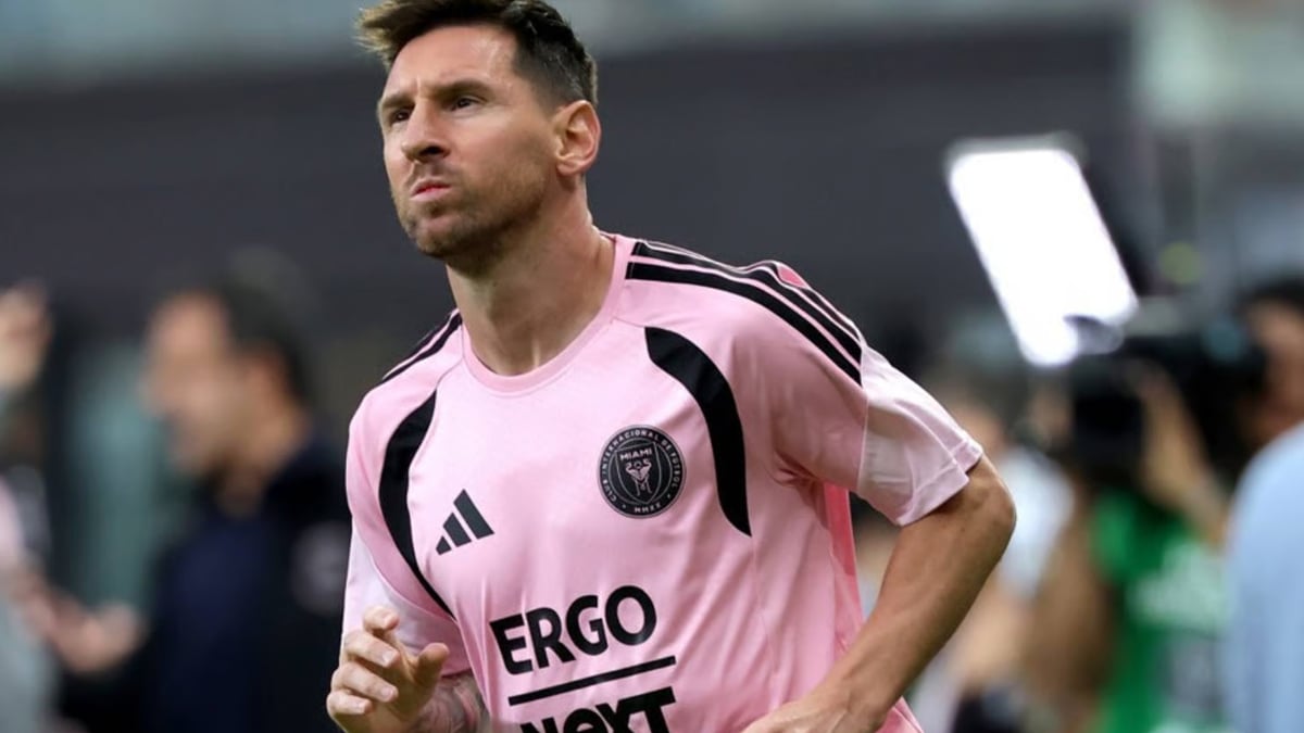 Messi returns to Miami training after World Cup break