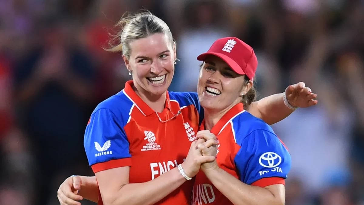 Sciver-Brunt, Knight send England into T20 World Cup final