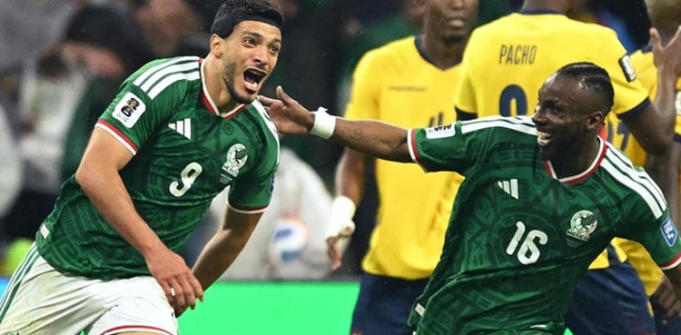 Mexico see off Ecuador to break 40-year World Cup curse