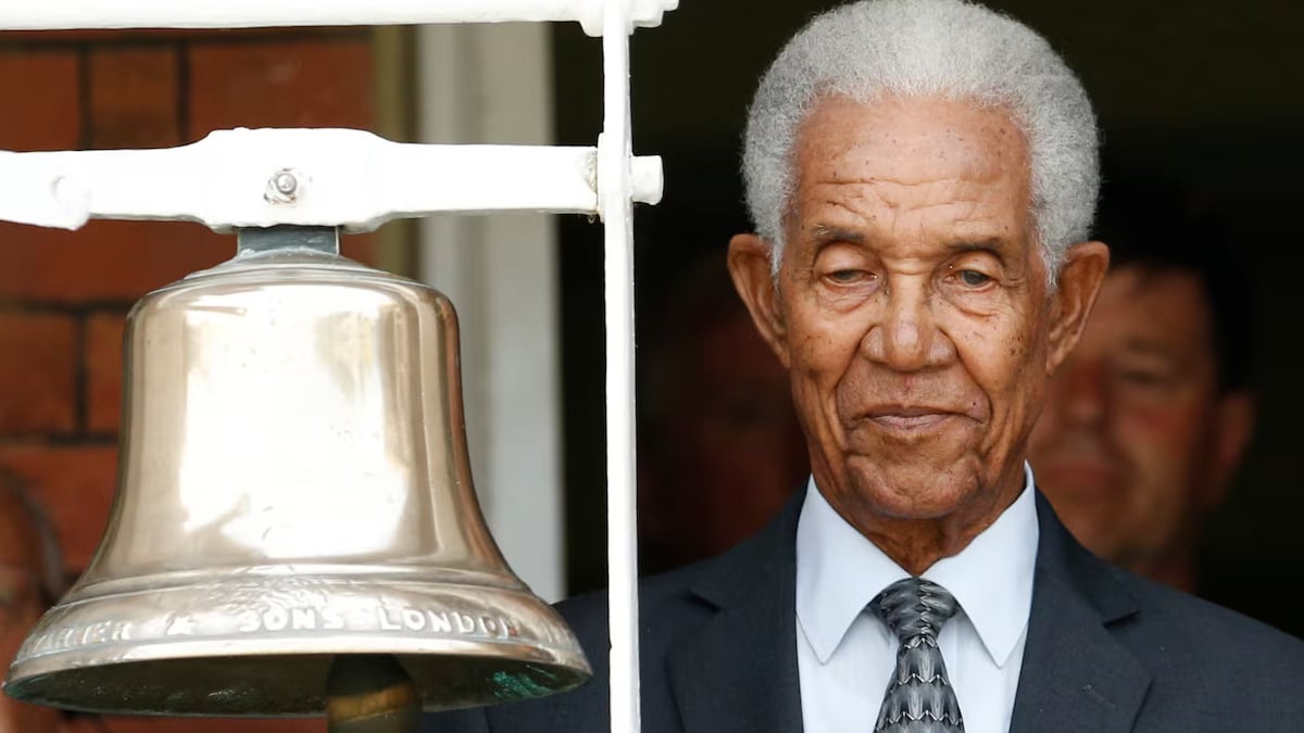Garry Sobers, towering West Indies cricket all-rounder, dies at 89