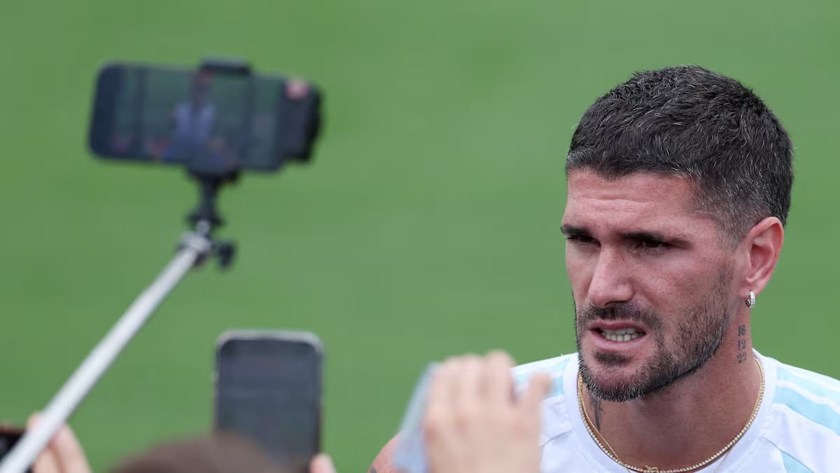 Argentina make three changes, Spain unchanged for World Cup final