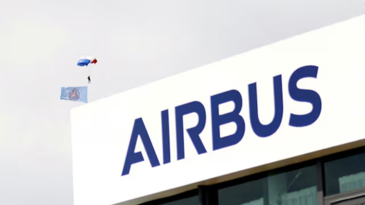 Airline executives caution planemakers not to rush release of next generation of aircraft