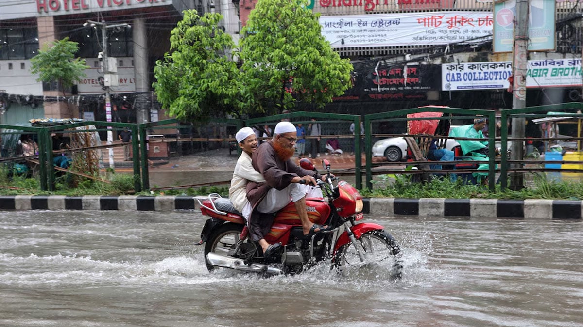 Floods in Bangladesh kill 44, leave over a million stranded