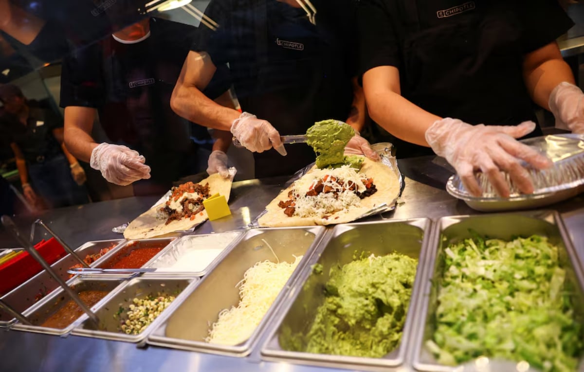 Chipotle is entering the land of the taco. Will Mexicans bite?