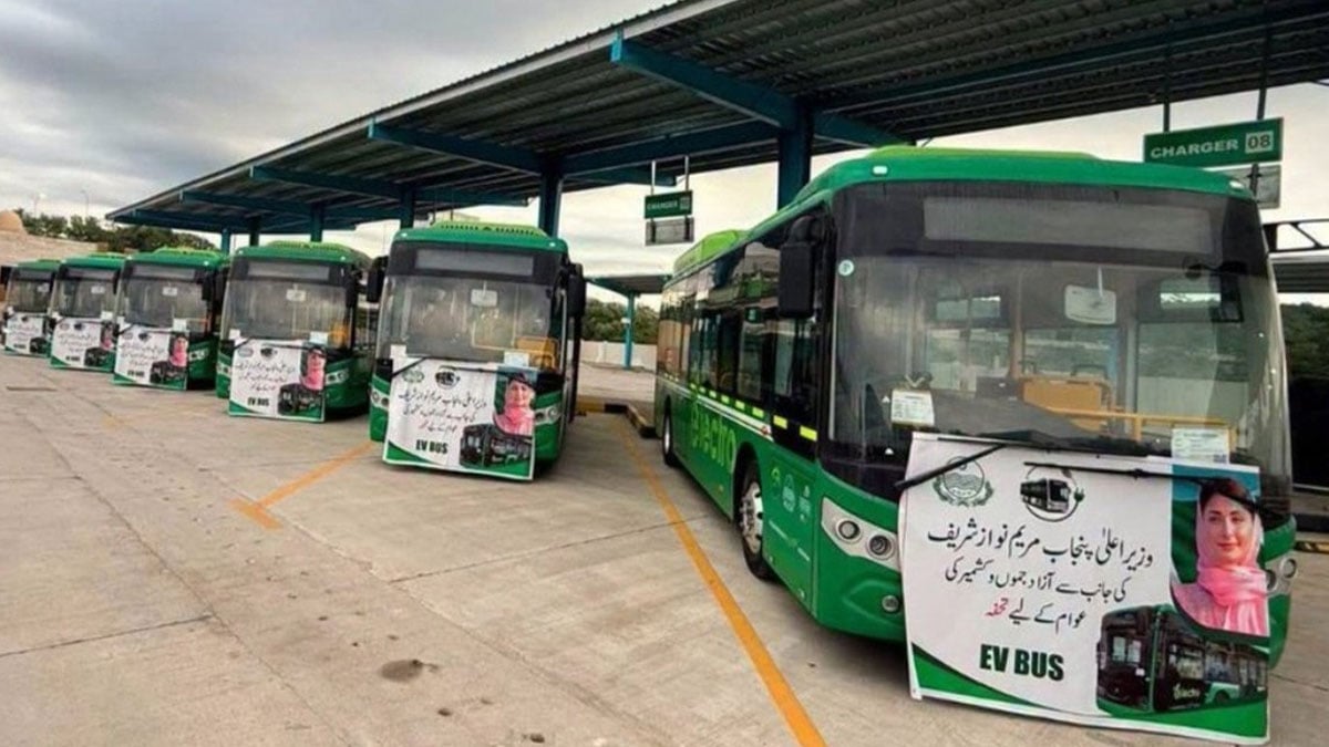 Nawaz Sharif fulfills  pledge to AJK as Punjab sends 10 electric buses
