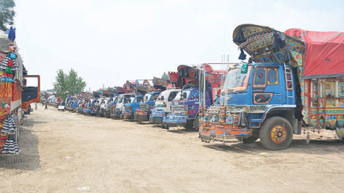 Fuel prices: Goods transporters warn of nationwide strike