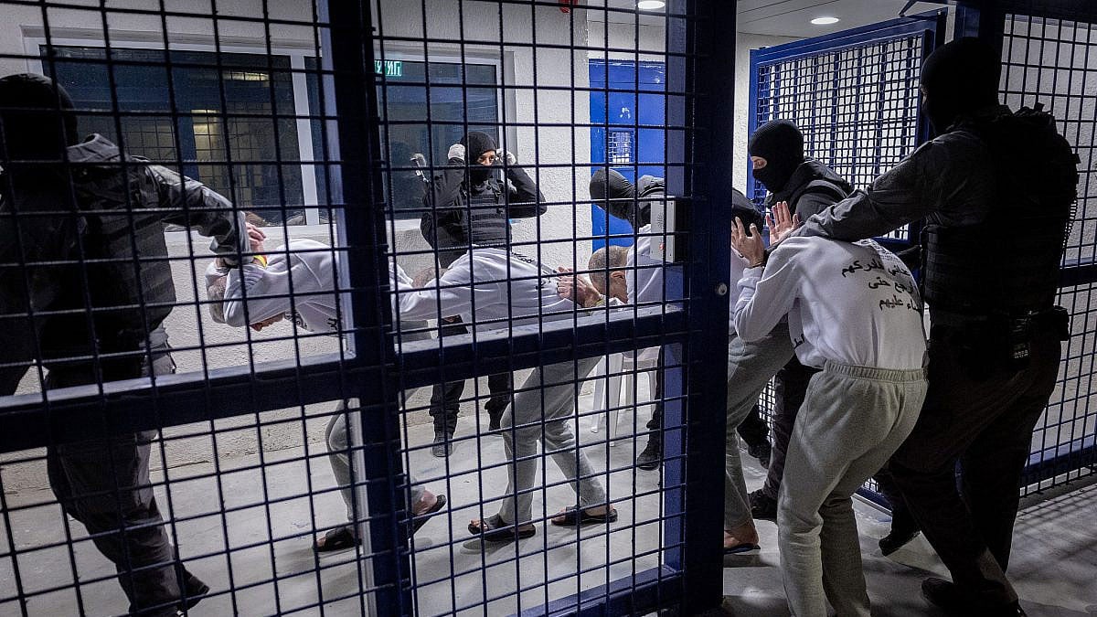 Israeli jails a ‘graveyard,’ says freed Palestinian journalist following decline in health