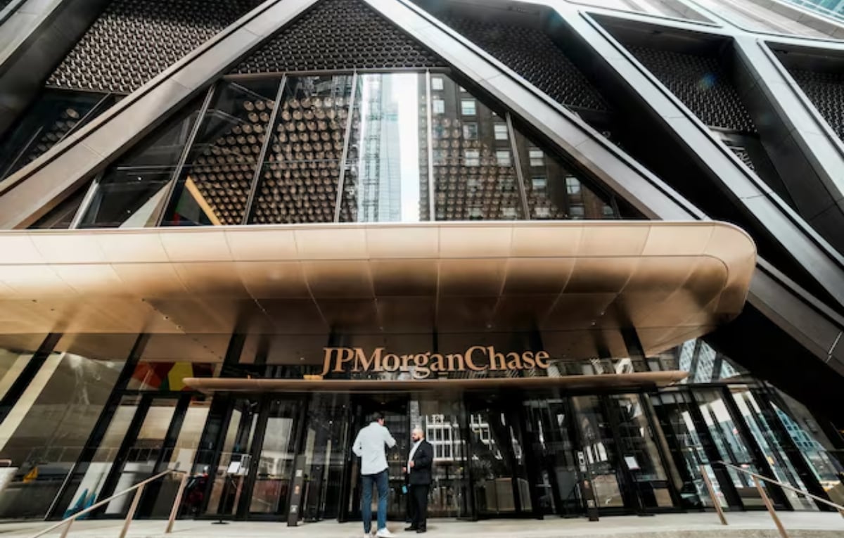 Wall Street bank earnings surge, lifted by trading and investment banking