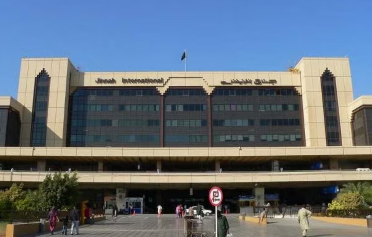 Customs foil major smuggling attempts in Pakistan