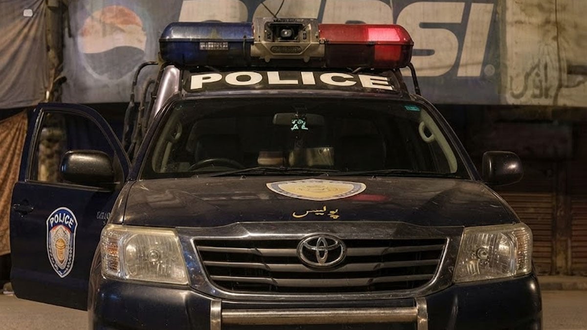 Karachi: Two CTD officials injured in Gulshan-e-Iqbal grenade attack