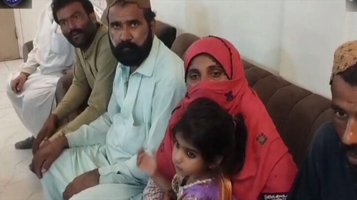 Karachi: Missing girls reunited with families by police