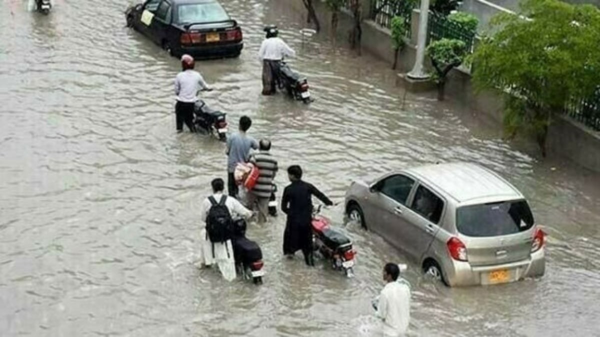 Torrential rain submerges Lahore