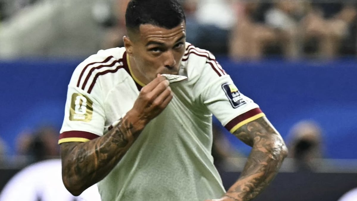 Spain beat France to reach FIFA World Cup final