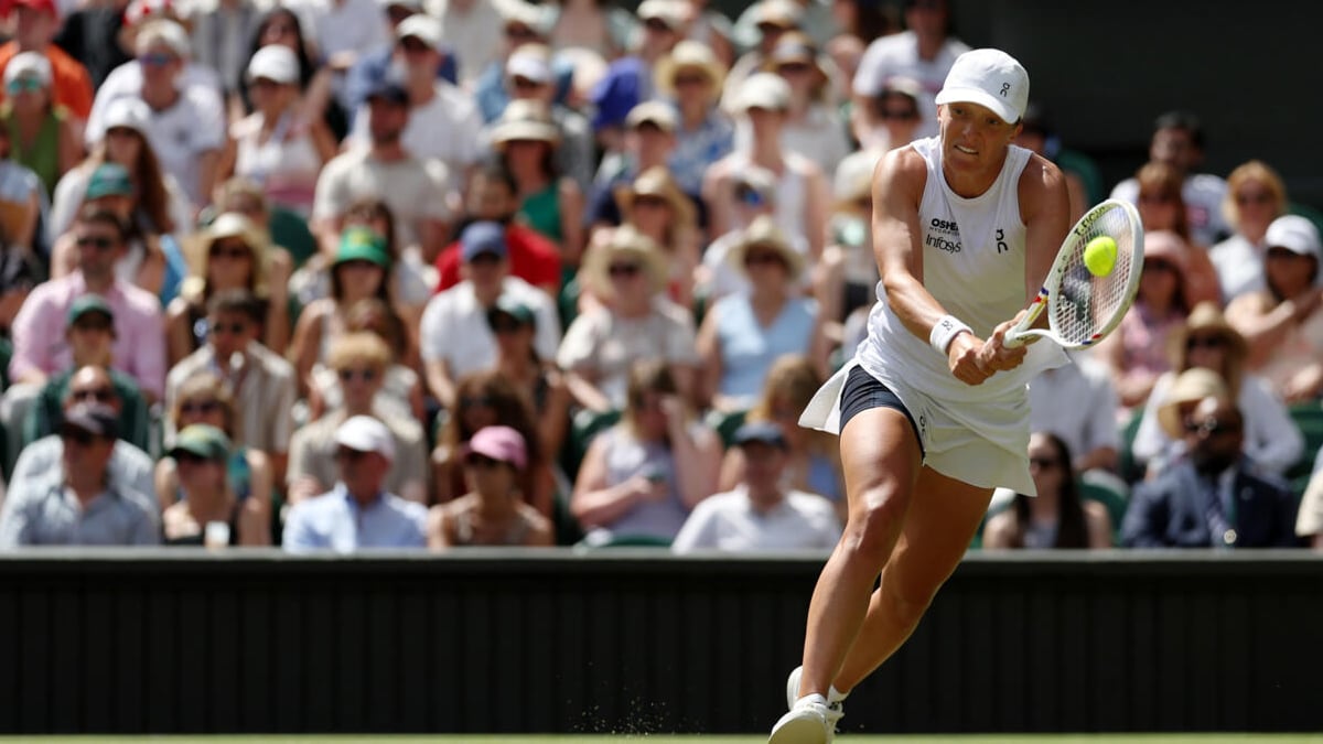 Superb Swiatek, Zverev cruise into Wimbledon last 32