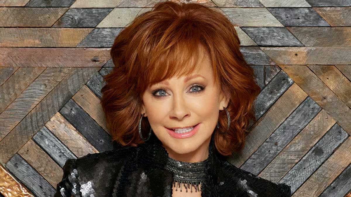 Reba McEntire teases Netflix documentary in a viral video