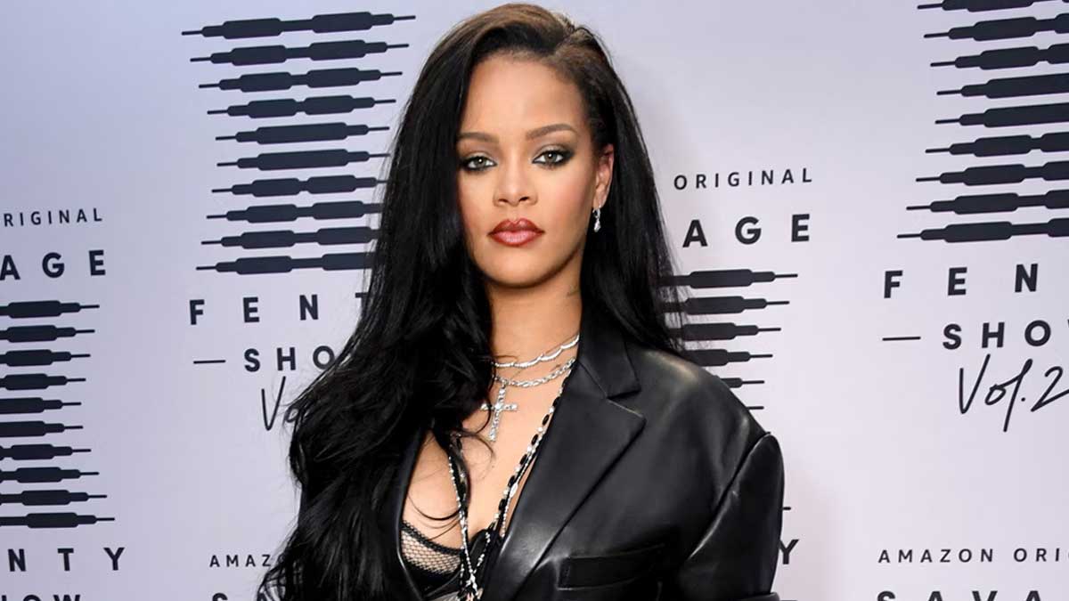 Rihanna cheers up fan with cancer in emotional viral video