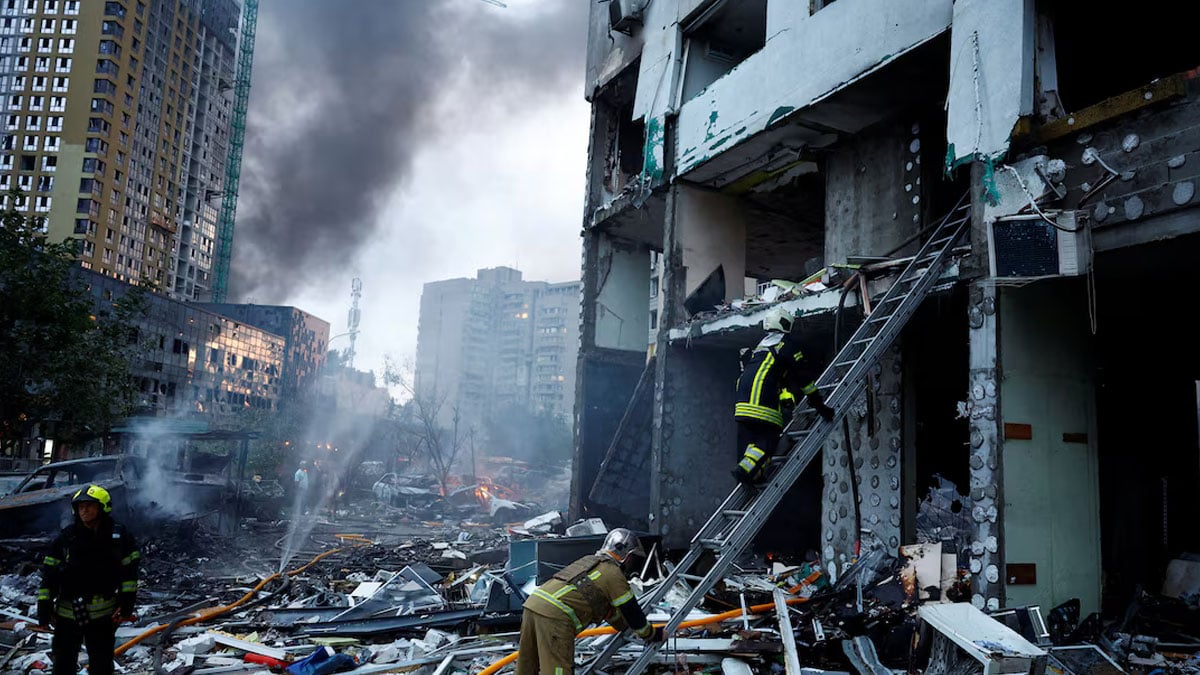 Russian attack on Kyiv kills seven, hits apartments, other buildings