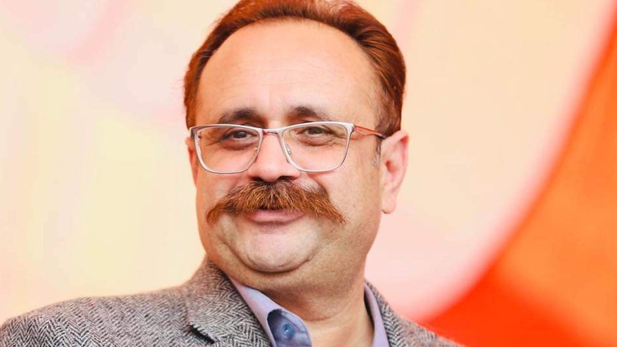 Former AJK PM Sardar Tanveer Ilyas survives convoy attack in Rawalakot