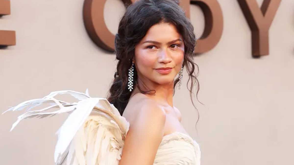 Zendaya channels ancient goddess vibes in 'Odyssey' premiere