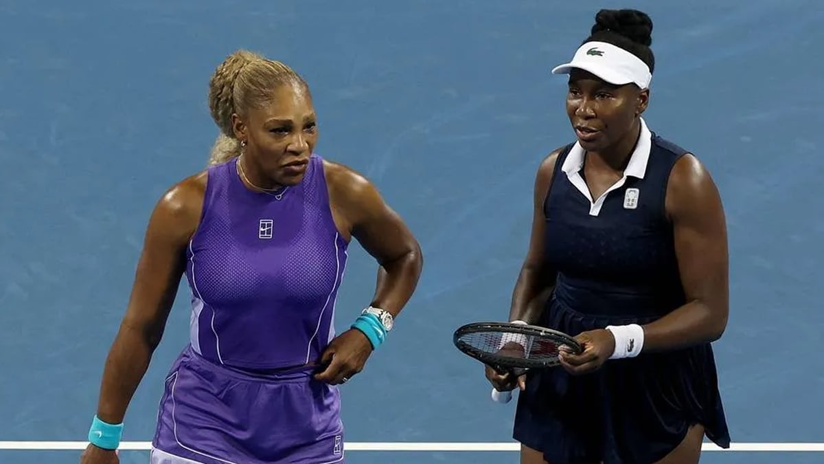 Williams sisters fall at Cincinnati while Zverev advances