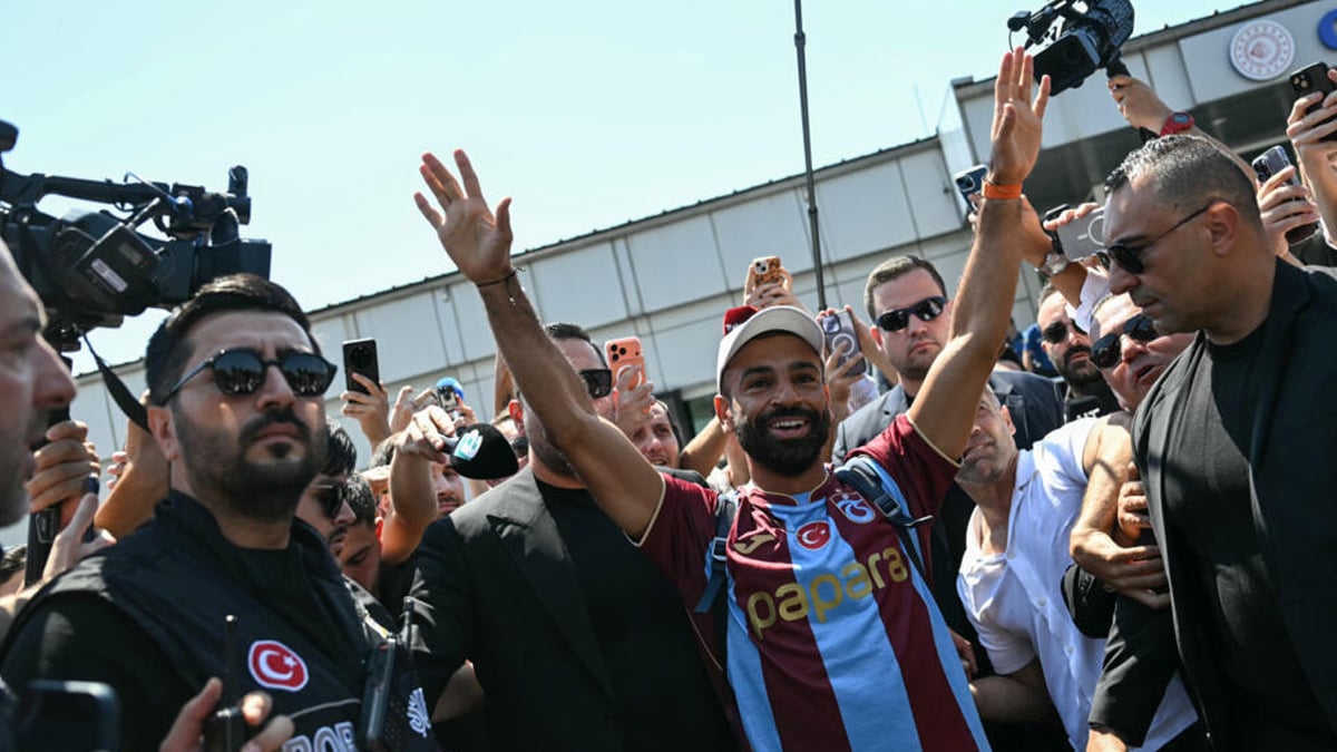 Salah arrives in Turkey for Trabzonspor talks