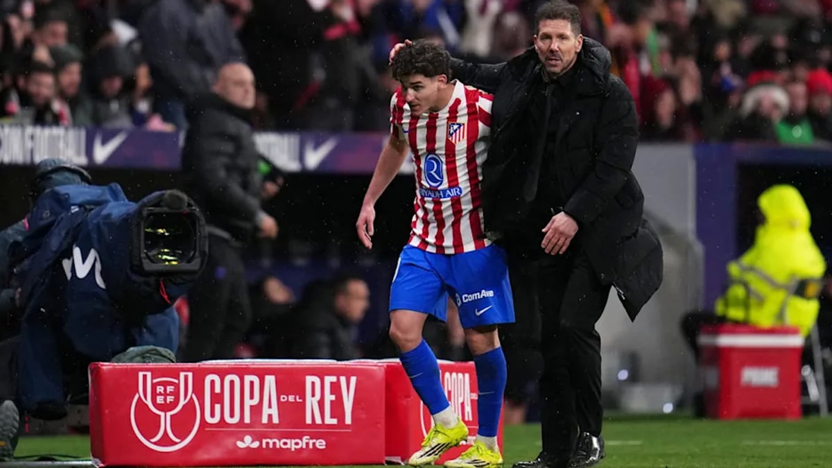 Atletico will not sell Alvarez, says Simeone