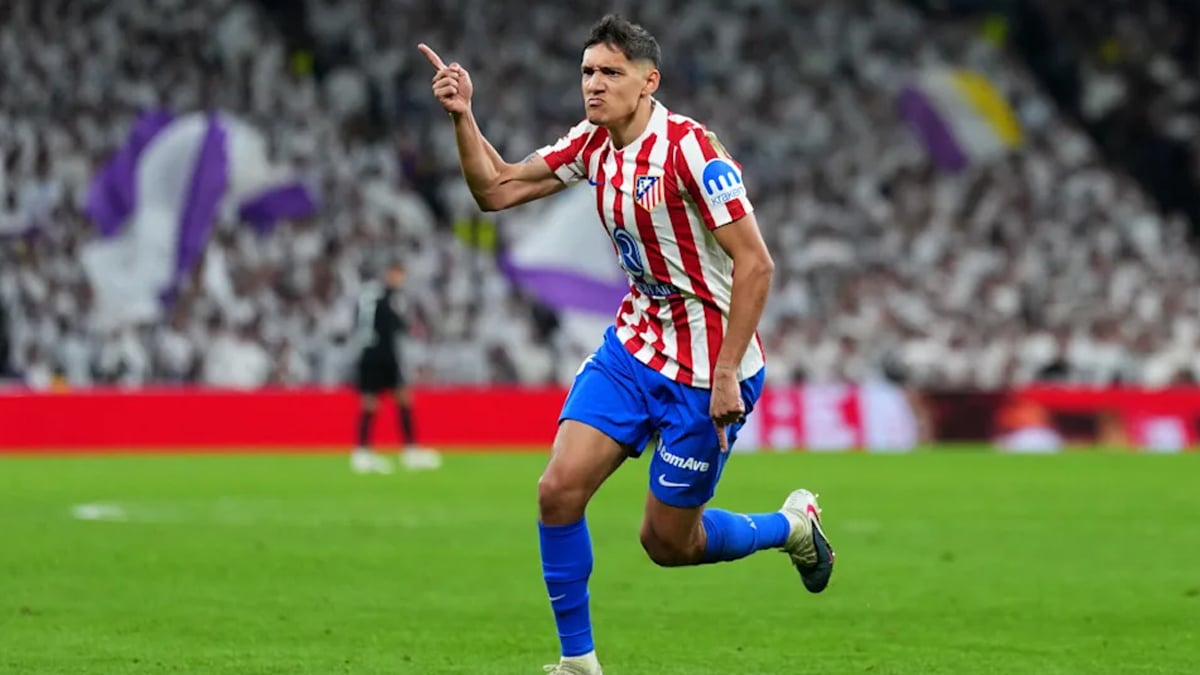 Roma signs Argentina's Molina from Atletico Madrid