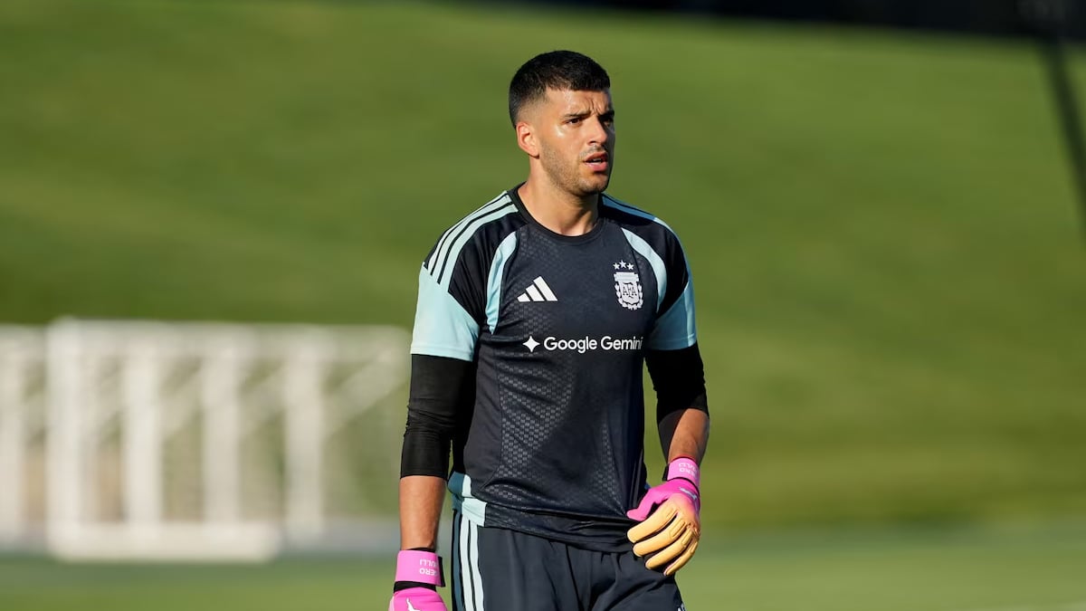 Man City sign Argentina goalkeeper Rulli from Marseille