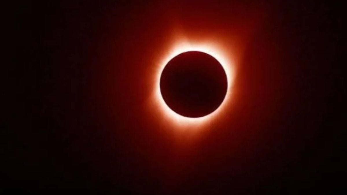 UK solar eclipse to plunge skies into darkness as experts reveal prime viewing spots