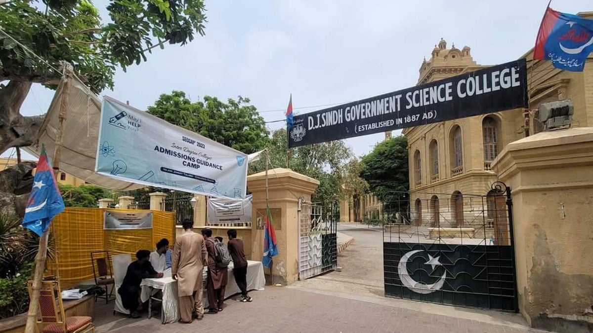 Show-cause notices to be issued to all absentee teachers in Sindh government colleges