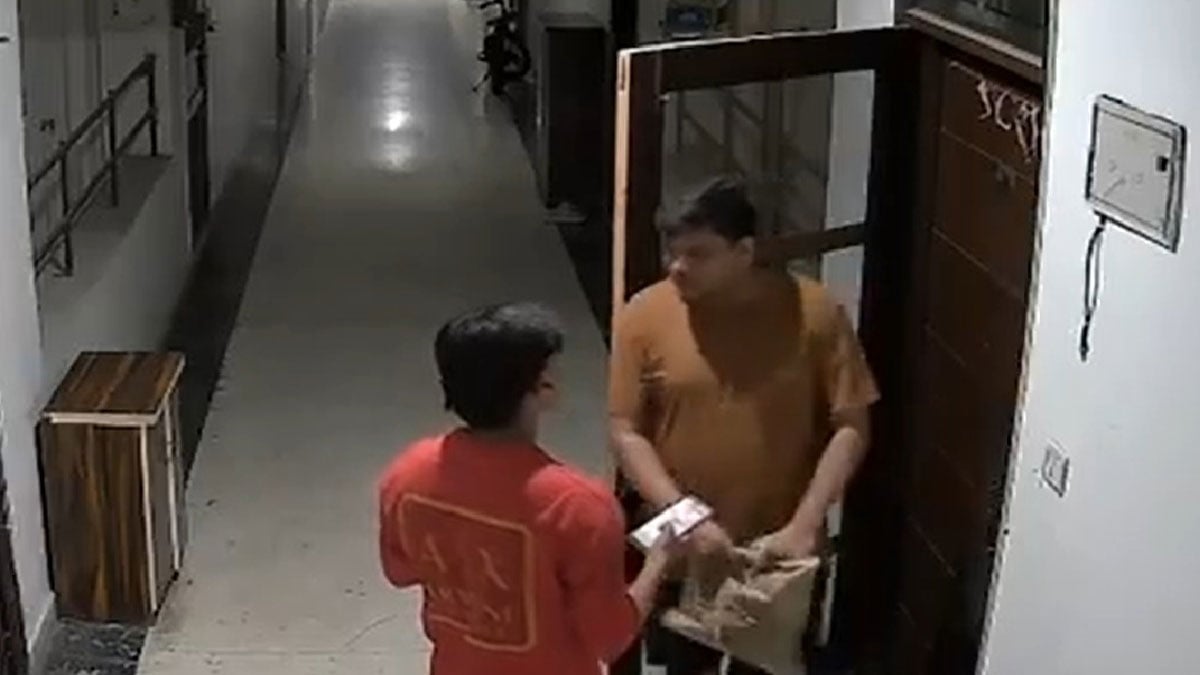 Delivery Boy slapped and kicked over 5-minute delay; video surfaces