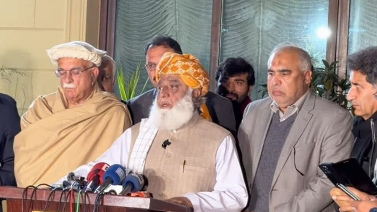 PTI approves opposition alliance with Fazal ur Rehman