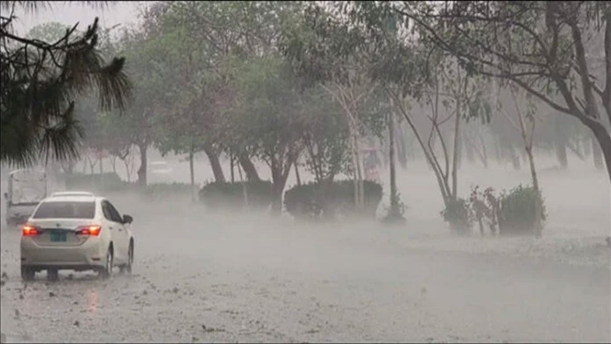 Heavy showers lash Rawalpindi, Islamabad as WASA declares rain emergency