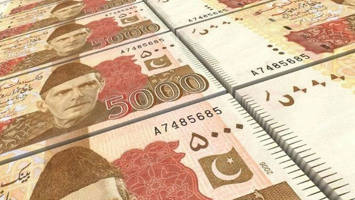 Fake Rs5000 notes circulating in Karachi