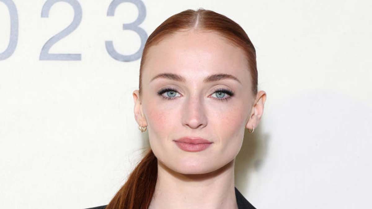 Sophie Turner reveals how public reaction impacts her hair color
