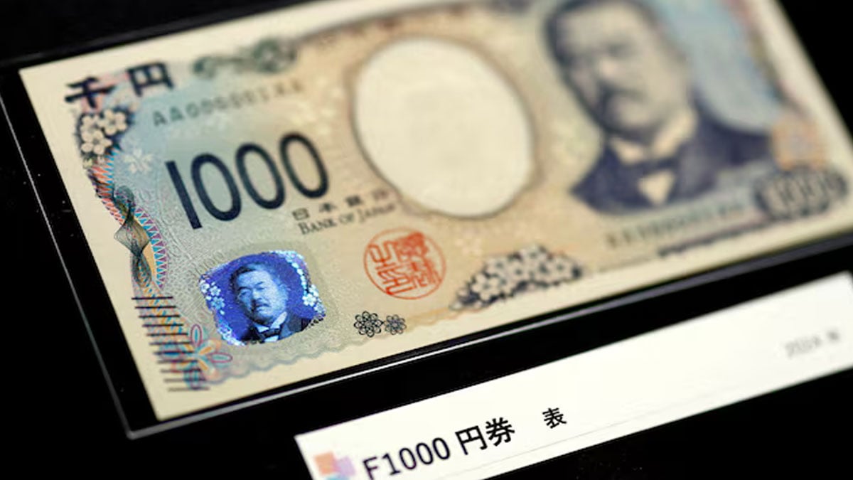 Yen climbs on hawkish BOJ repricing